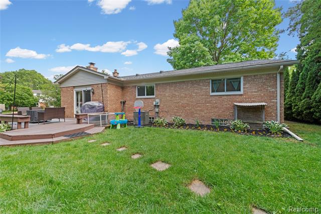 Builiding view forty three for 2511 Coral, Troy, MI. 48085