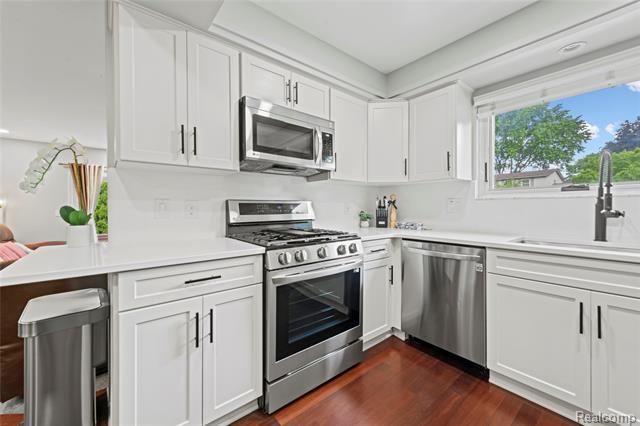 Builiding view nine for 2511 Coral, Troy, MI. 48085