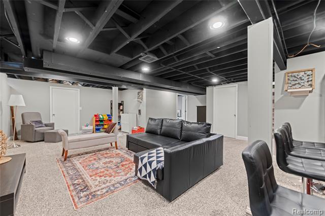 Builiding view thirty one for 2511 Coral, Troy, MI. 48085