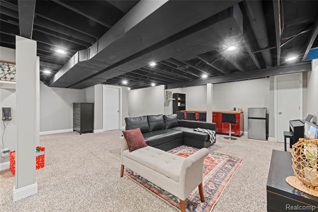 Builiding view thirty for 2511 Coral, Troy, MI. 48085
