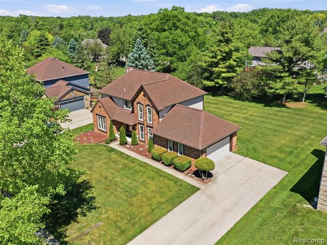 Builiding view thirty eight for 1280 Falcon, Troy, MI. 48098