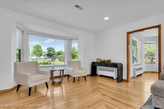 Builiding view eleven for 43747 Woodward, Bloomfield Hills, MI. 48302