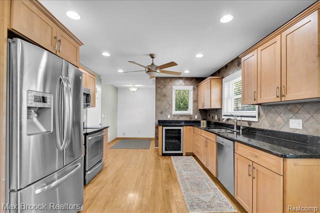 Builiding view fifteen for 43747 Woodward, Bloomfield Hills, MI. 48302