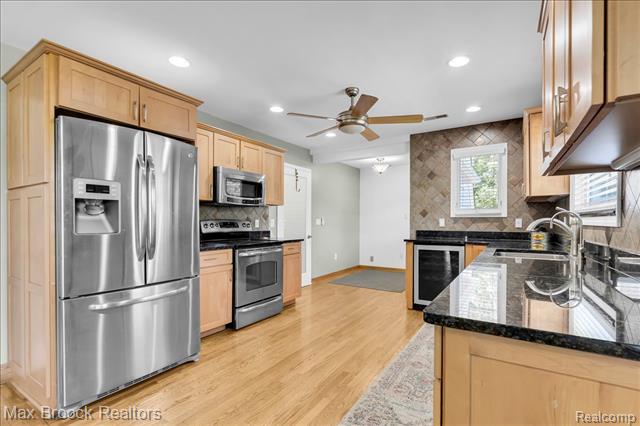 Builiding view fourteen for 43747 Woodward, Bloomfield Hills, MI. 48302