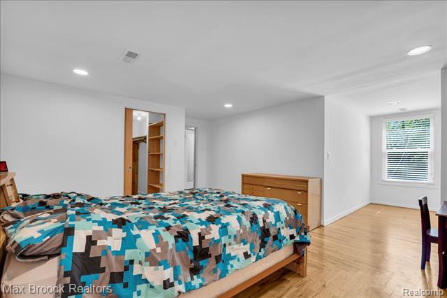 Builiding view twenty seven for 43747 Woodward, Bloomfield Hills, MI. 48302