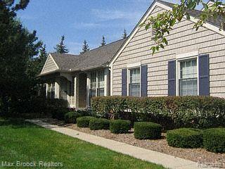front view for 909 Tartan Trl, Bloomfield Hills, Mi. 48304
