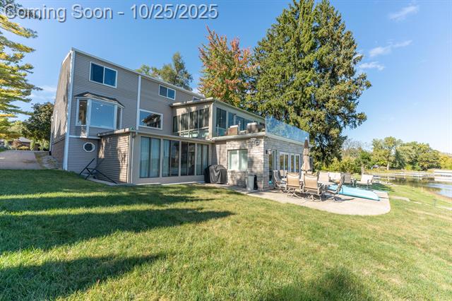 Builiding view seven for 1675 Dell Rose, Bloomfield Hills, MI. 48302