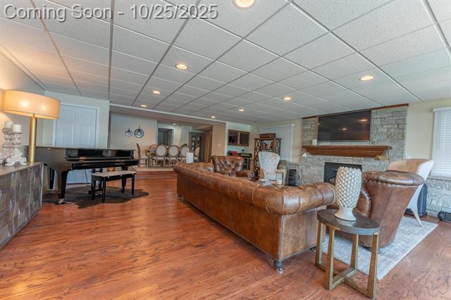 Builiding view thirty eight for 1675 Dell Rose, Bloomfield Hills, MI. 48302