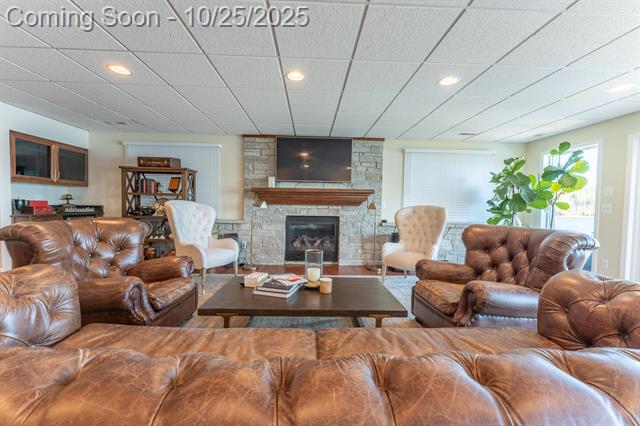Builiding view thirty nine for 1675 Dell Rose, Bloomfield Hills, MI. 48302