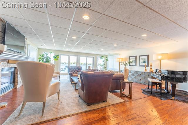 Builiding view thirty seven for 1675 Dell Rose, Bloomfield Hills, MI. 48302