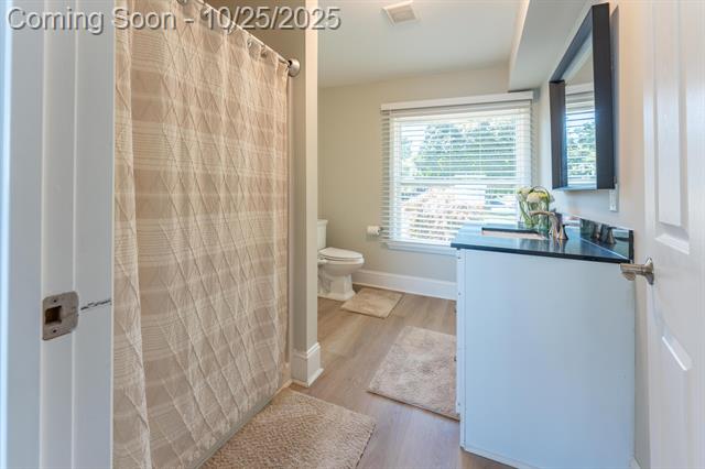 Builiding view thirty for 1675 Dell Rose, Bloomfield Hills, MI. 48302