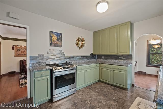 Builiding view eleven for 6177 Livernois, Troy, MI. 48098