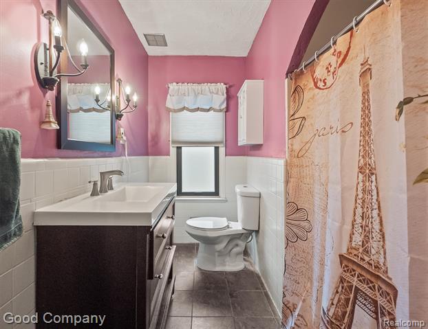 Builiding view seventeen for 6177 Livernois, Troy, MI. 48098