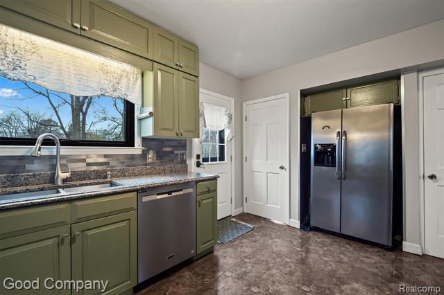 Builiding view ten for 6177 Livernois, Troy, MI. 48098