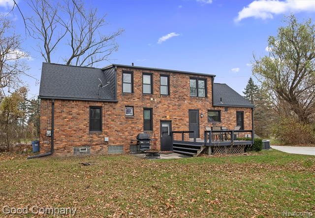 Builiding view twenty four for 6177 Livernois, Troy, MI. 48098