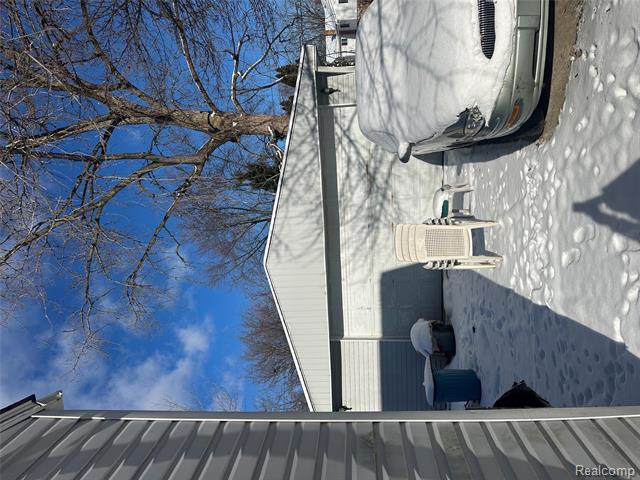 Builiding view one for 486 Fildew, Pontiac, MI. 48341