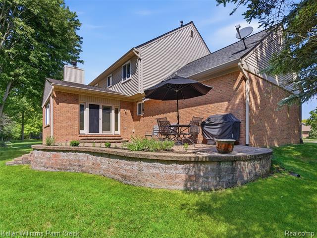 Builiding view seventy one for 2842 Manorwood, Troy, MI. 48085