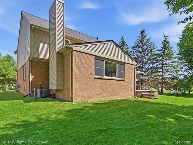 Builiding view sixty five for 2842 Manorwood, Troy, MI. 48085