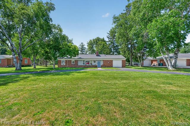 Builiding view forty three for 82 E Hurst, Troy, MI. 48085