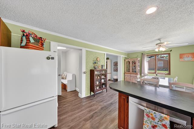 Builiding view nineteen for 82 E Hurst, Troy, MI. 48085