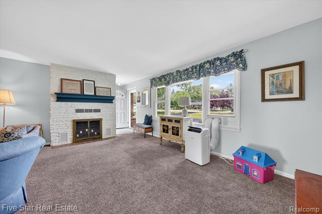 Builiding view seven for 82 E Hurst, Troy, MI. 48085