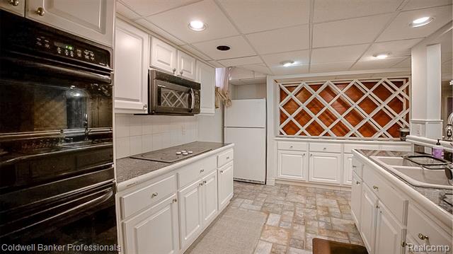 Builiding view fifty four for 1671 Apple, Troy, MI. 48098