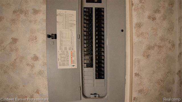 Builiding view forty five for 1671 Apple, Troy, MI. 48098