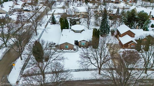 Builiding view sixty five for 1671 Apple, Troy, MI. 48098