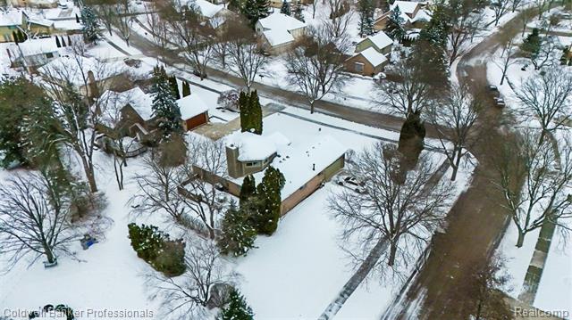 Builiding view sixty six for 1671 Apple, Troy, MI. 48098