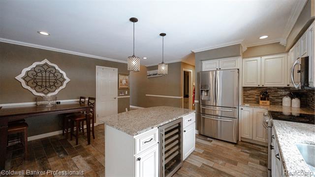 Builiding view twenty one for 1671 Apple, Troy, MI. 48098