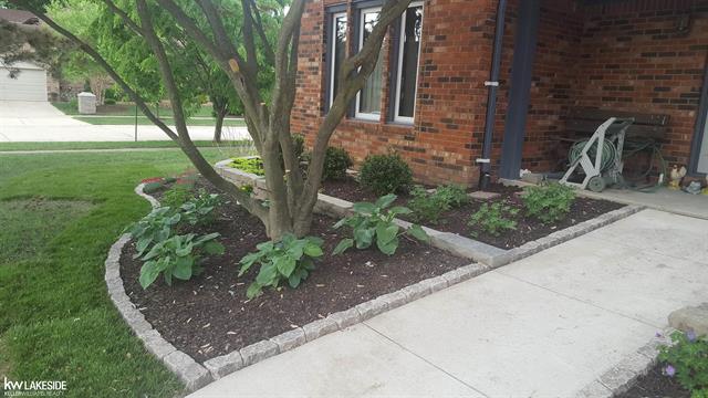 Builiding view fifty five for 6190 Silverstone, Troy, MI. 48085