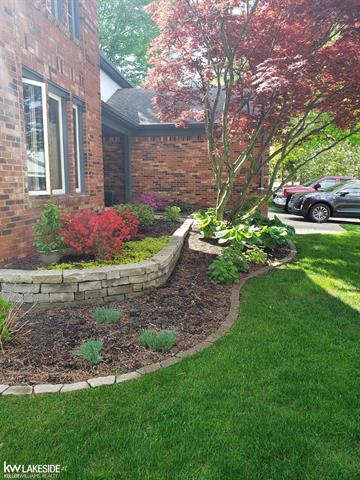 Builiding view fifty for 6190 Silverstone, Troy, MI. 48085