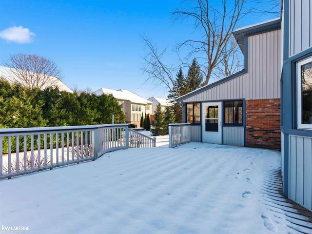 Builiding view forty four for 6190 Silverstone, Troy, MI. 48085