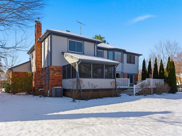 Builiding view forty seven for 6190 Silverstone, Troy, MI. 48085