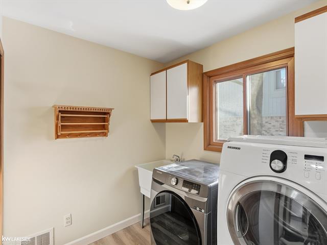 Builiding view forty three for 6190 Silverstone, Troy, MI. 48085