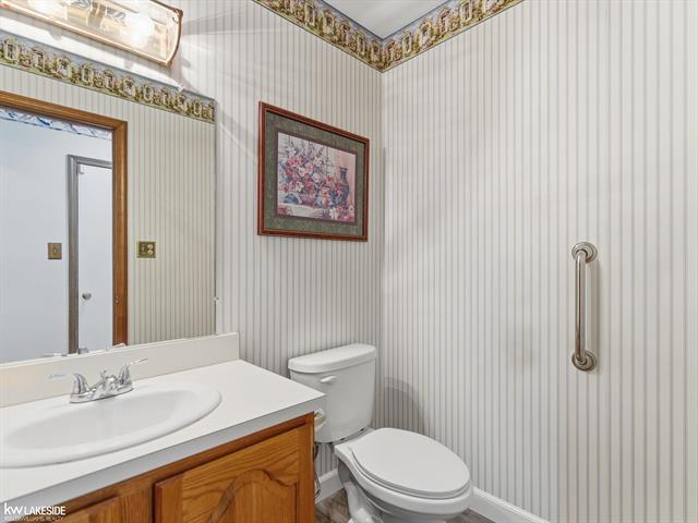 Builiding view thirty four for 6190 Silverstone, Troy, MI. 48085