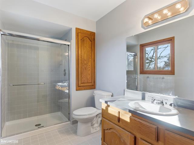 Builiding view thirty one for 6190 Silverstone, Troy, MI. 48085