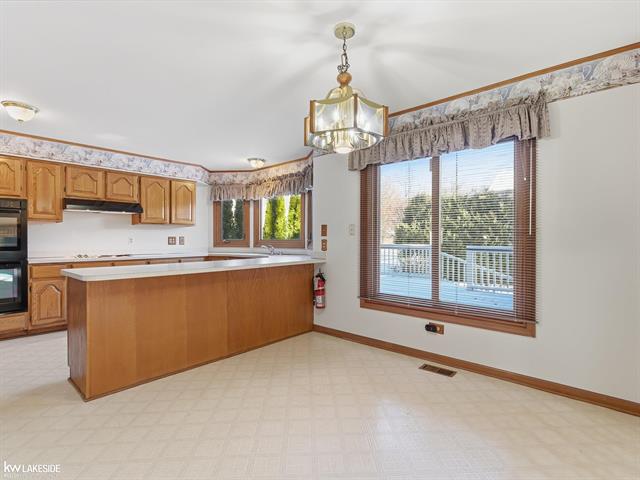 Builiding view twelve for 6190 Silverstone, Troy, MI. 48085