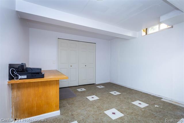 Builiding view forty two for 6241 Smithfield, Troy, MI. 48085