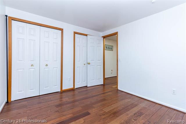 Builiding view thirty two for 6241 Smithfield, Troy, MI. 48085
