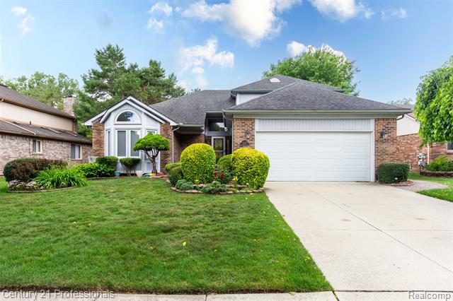 front view for 6241 Smithfield Dr, Troy, Mi. 48085