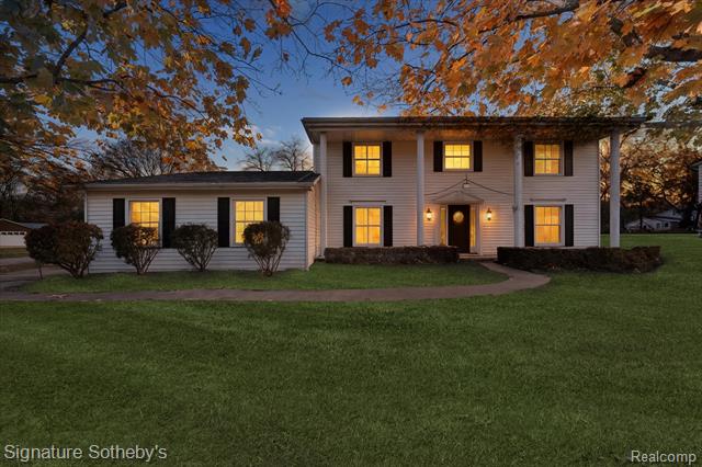 front view for 1926 Hickory Bark Ln, Bloomfield Hills, Mi. 48304