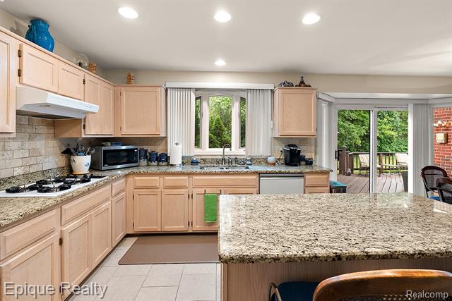 Builiding view nineteen for 1719 Hickory Bark, Bloomfield Hills, MI. 48304