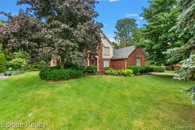 Builiding view one for 1719 Hickory Bark, Bloomfield Hills, MI. 48304