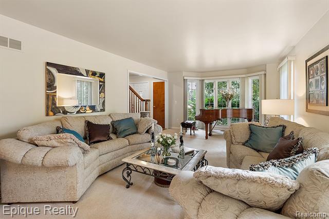 Builiding view seventeen for 1719 Hickory Bark, Bloomfield Hills, MI. 48304