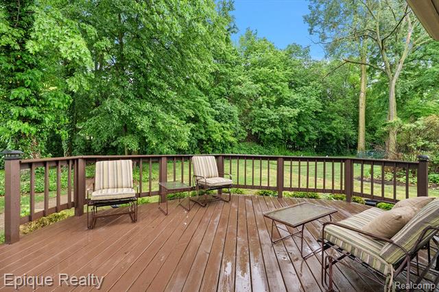 Builiding view six for 1719 Hickory Bark, Bloomfield Hills, MI. 48304