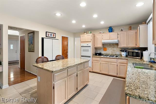 Builiding view twenty two for 1719 Hickory Bark, Bloomfield Hills, MI. 48304