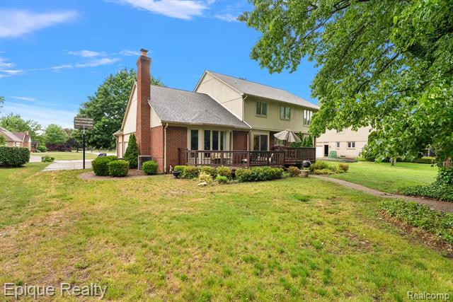 Builiding view two for 1719 Hickory Bark, Bloomfield Hills, MI. 48304