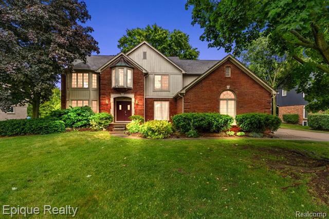 front view for 1719 Hickory Bark Ln, Bloomfield Hills, Mi. 48304