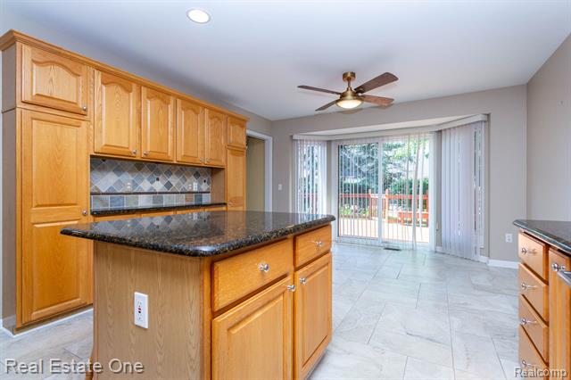 Builiding view fifteen for 1459 Almond, Troy, MI. 48098